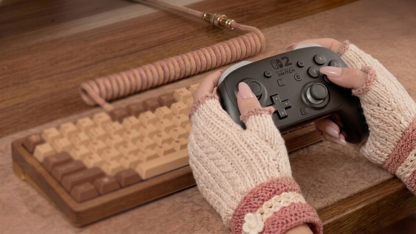 Snugs Are Live on Kickstarter: A Cozy Gaming Glove for the Long Hours